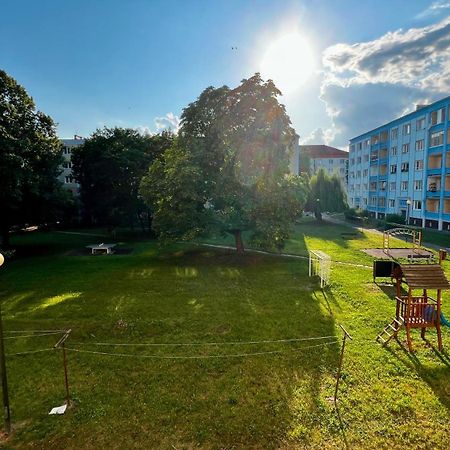 Industrial Apartment I 24Hr Self Check-In I Free Parking & Coffee Банська Бистриця Екстер'єр фото