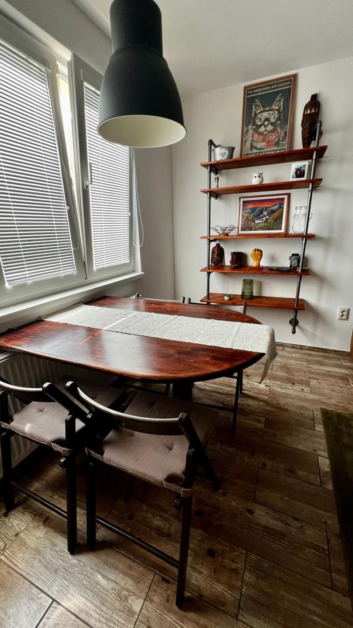 Industrial Apartment I 24Hr Self Check-In I Free Parking & Coffee Банська Бистриця Екстер'єр фото