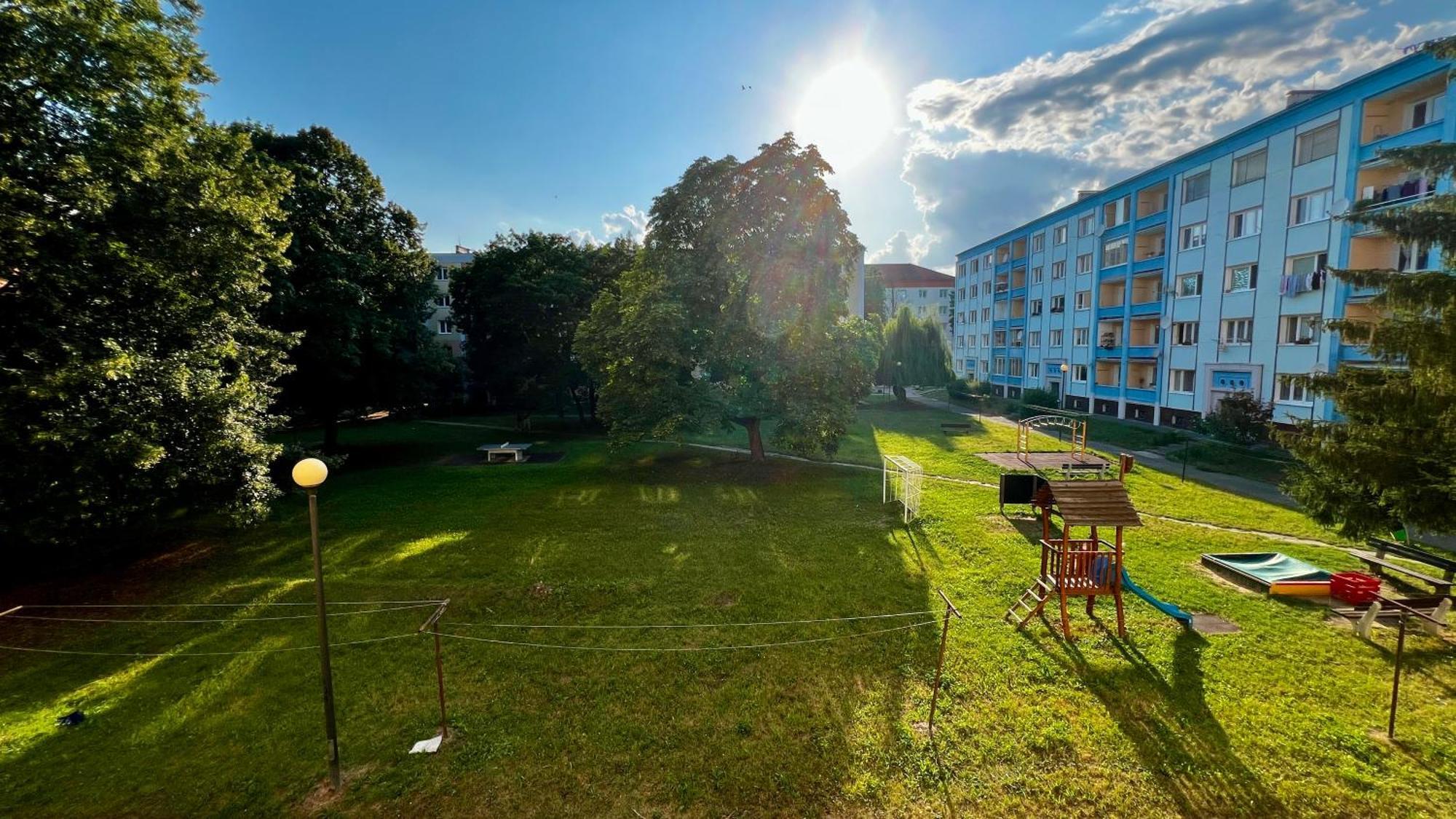 Industrial Apartment I 24Hr Self Check-In I Free Parking & Coffee Банська Бистриця Екстер'єр фото